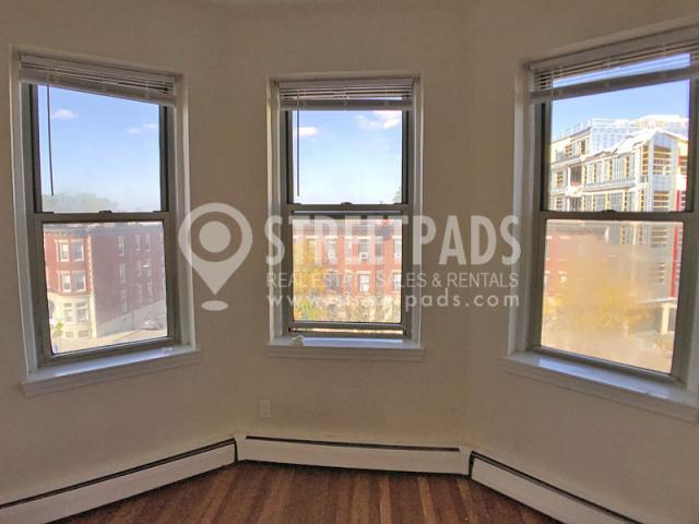 Building Photo - 1 bedroom in Boston MA 02134