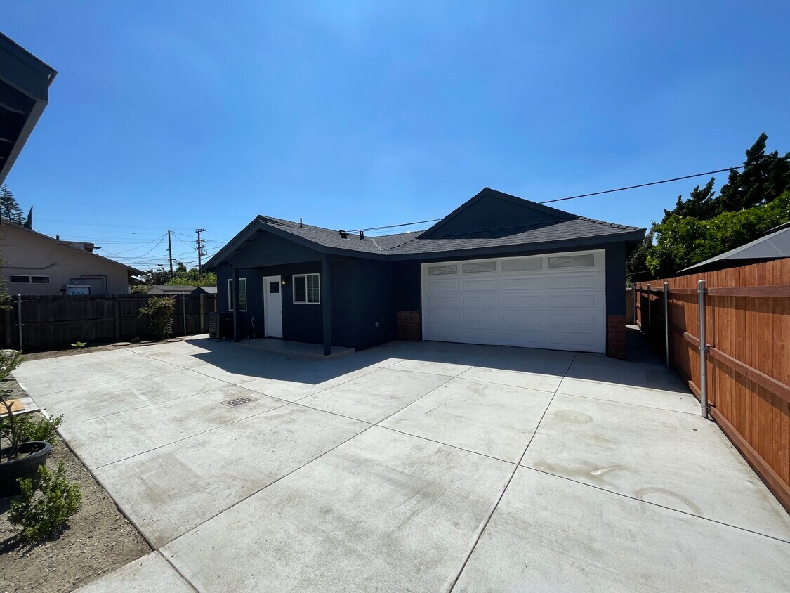 Foto principal - 3913 Cedar Ave