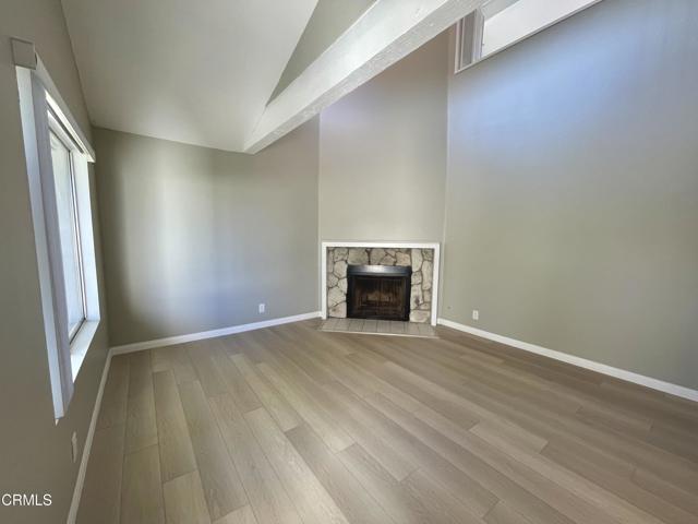 Foto del edificio - 434 E Bard Rd