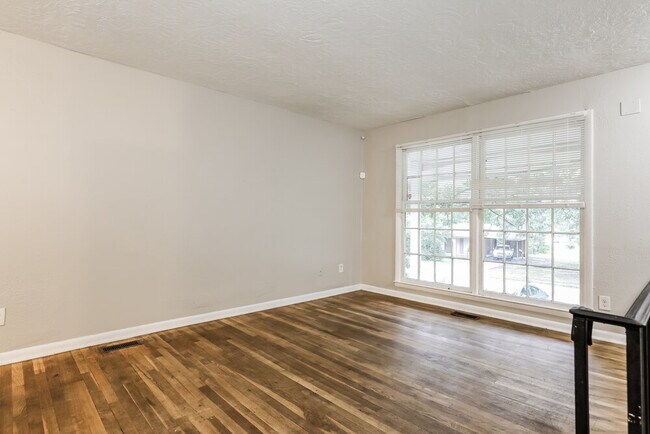 Foto del edificio - 2171 Rochelle Way