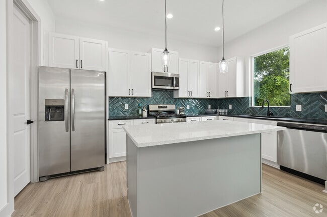 Interior Photo - Creekmont at Garden Oaks