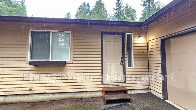 Foto del edificio - 6449 Lewis NE Dr