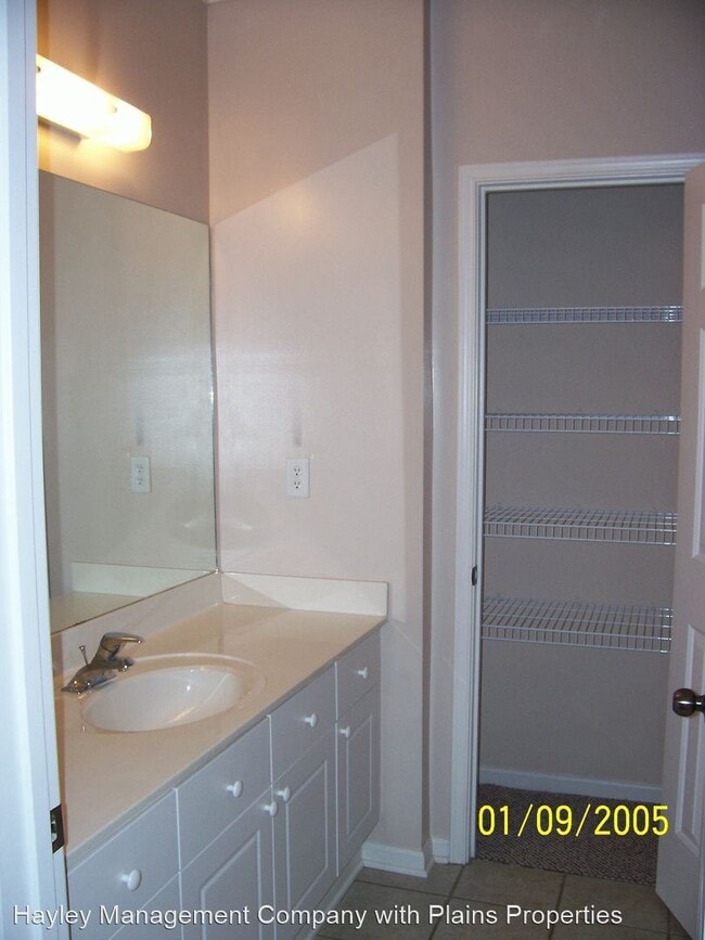Building Photo - 3 br, 2 bath House - 3297 S. College Stree...