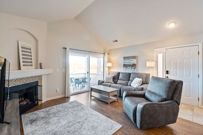 Foto del edificio - 5225 White Willow B230
