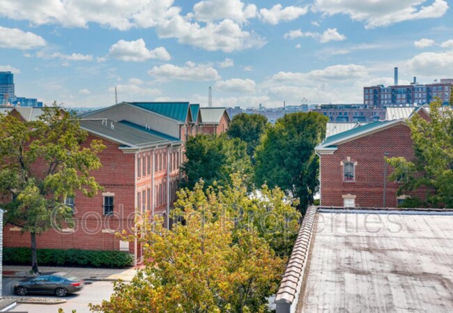 Foto del edificio - 2244 Cambridge St