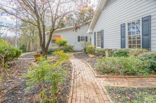 Foto del edificio - 6491 Jackson Trail Rd
