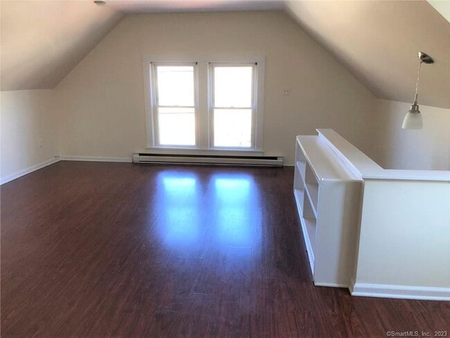 Building Photo - 1944 Bedford St