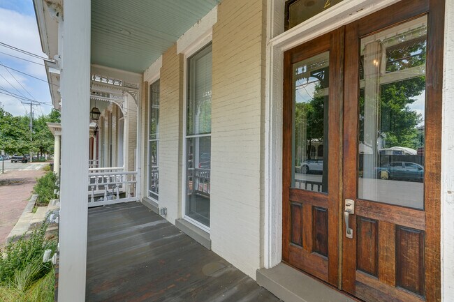 Foto del edificio - 2404, 2406 & 2408 E Clay Street