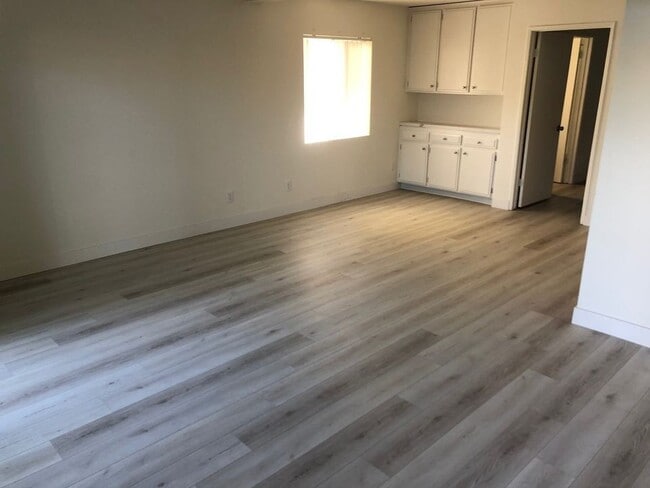 Foto del edificio - 408 N Venice Blvd