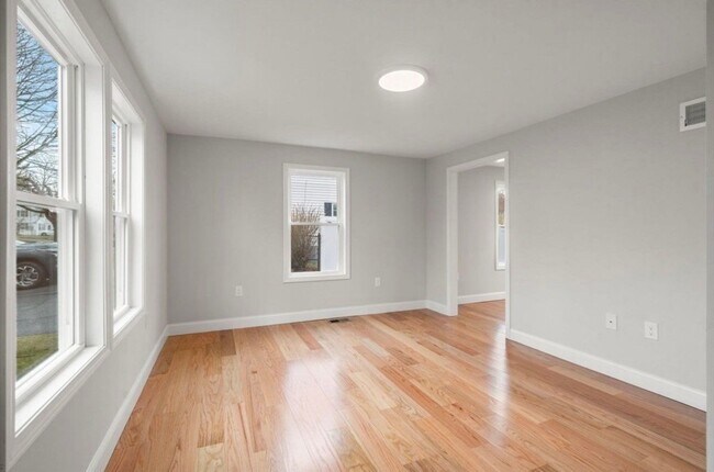 Foto del edificio - 98 Uncatena Ave