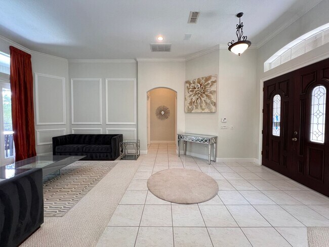 Foto del edificio - GORGEOUS SINGLE FAMILY HOME - PROPERTY  FU...