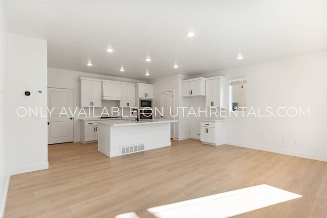 Building Photo - 65 S Lunar Way