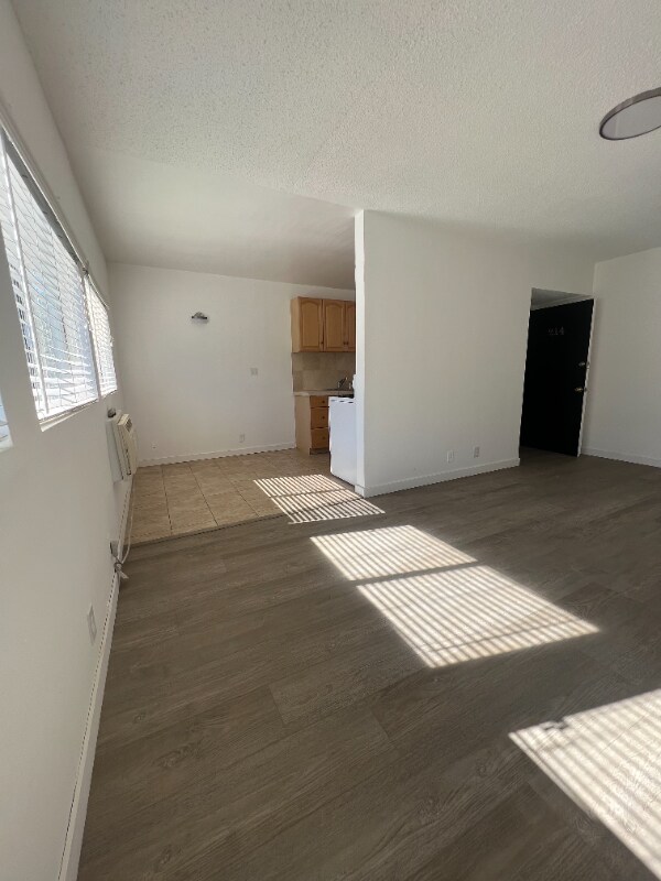 Foto del edificio - 1736 N Sycamore Ave