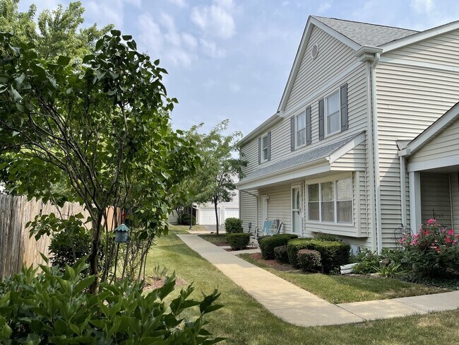Building Photo - 431 Lear Ct