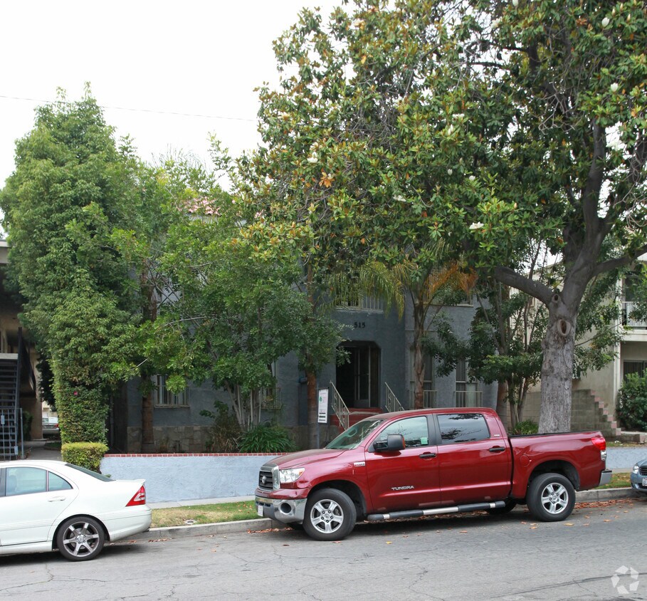 Foto del edificio - 515 E Valencia Ave