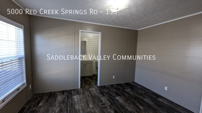 Foto del edificio - 5000 Red Creek Springs Rd