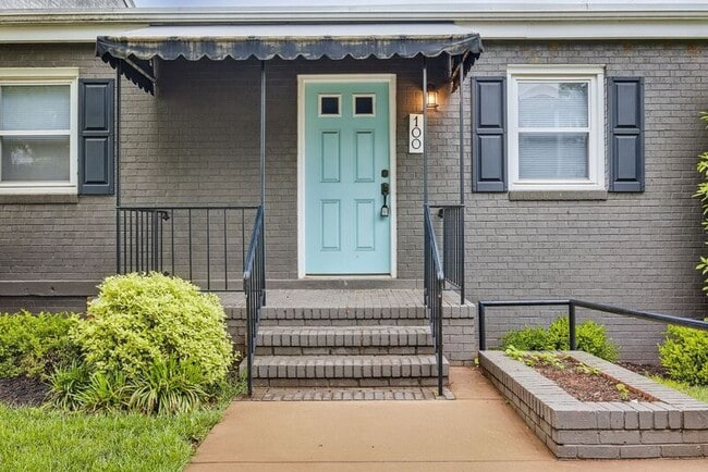 Building Photo - 1000 Monticello Rd