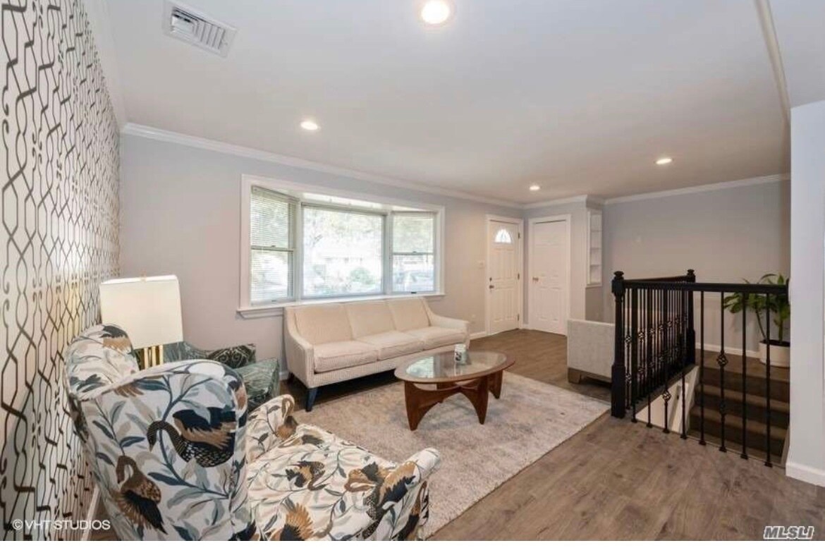 32 Dakota St, Hicksville, NY 11801 House Rental in Hicksville, NY