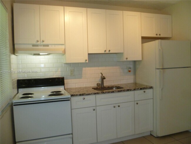 Foto del edificio - 428 NW 21st Terrace
