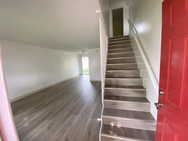 Building Photo - 219S40th - FH