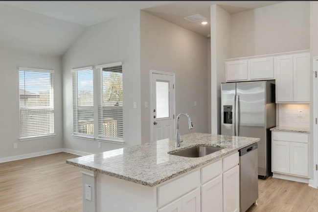 Building Photo - 222 Nespral Dr