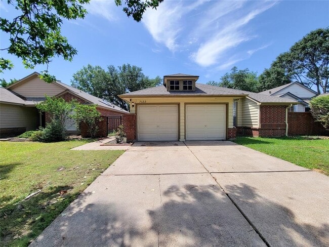 Building Photo - 7122 River Garden Dr