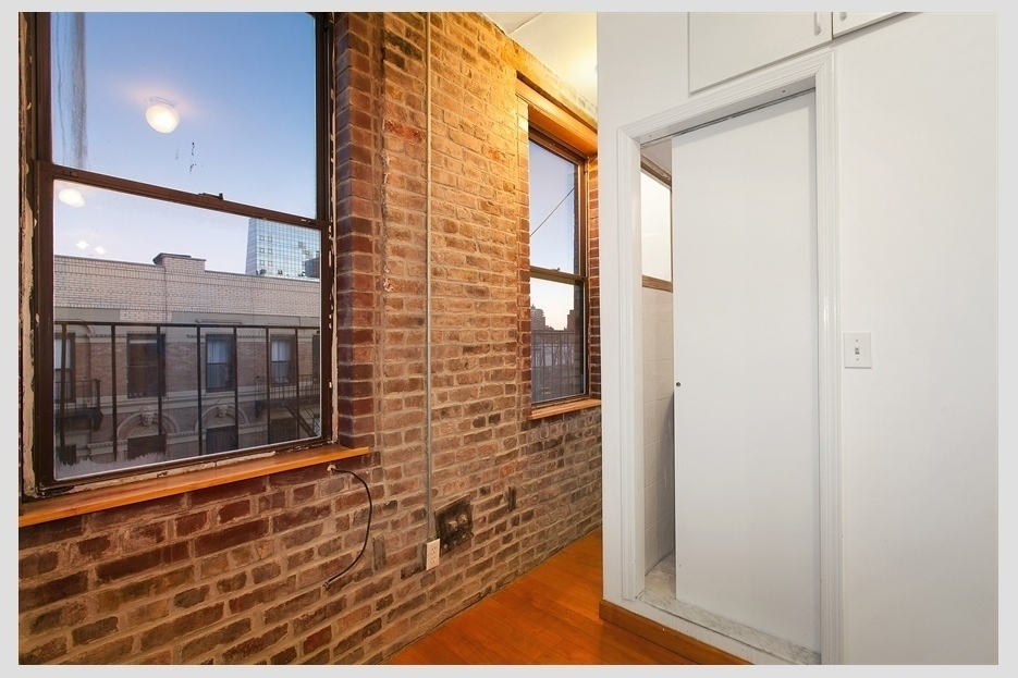 Building Photo - 183 Ludlow St