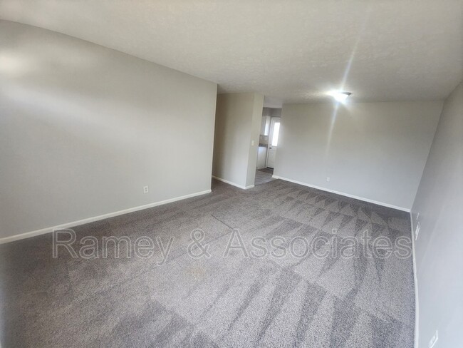 Building Photo - 4502 Broadleaf Dr