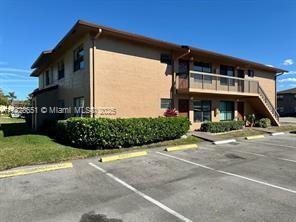Building Photo - 10045 Winding Lake Rd