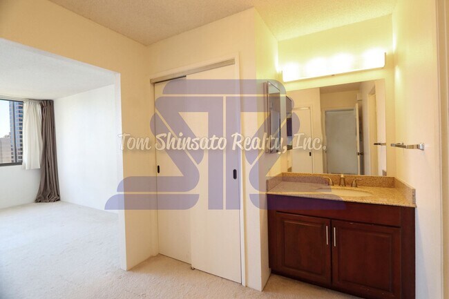 Foto del edificio - 1 Bedroom unit located in Kukui Plaza