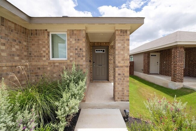 Building Photo - 200 Outlaw Dr
