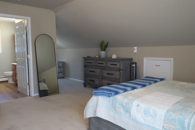 Building Photo - 56 S Finley Ave