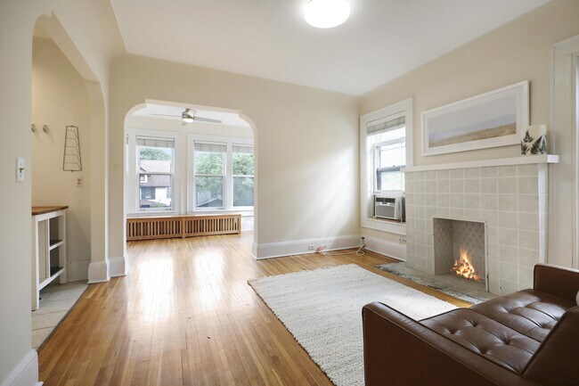 Foto del edificio - 2606 Humboldt Ave S