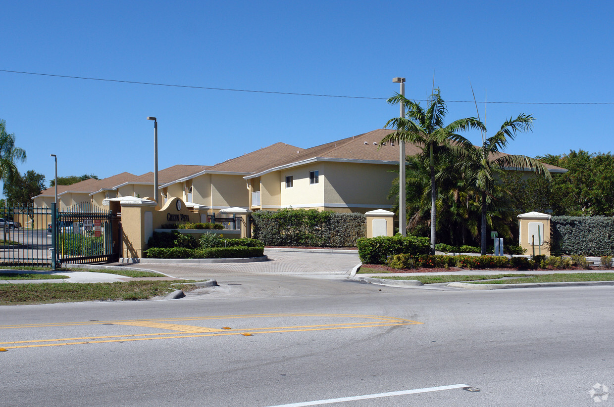 18100 NW 68th Avenue - Green Vista Apartments