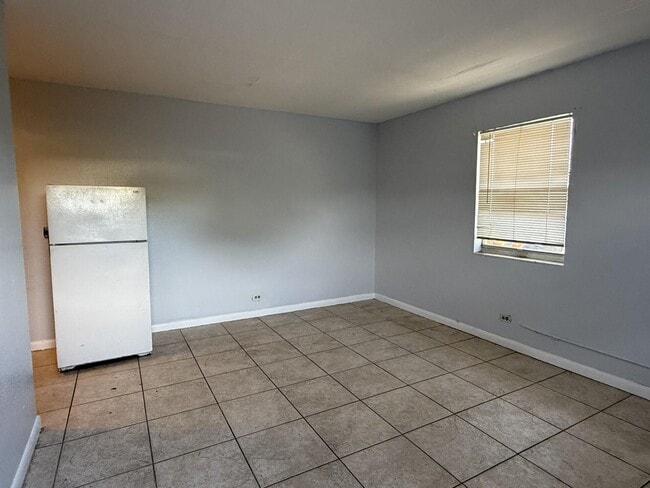 Foto del edificio - 3300 Broadway