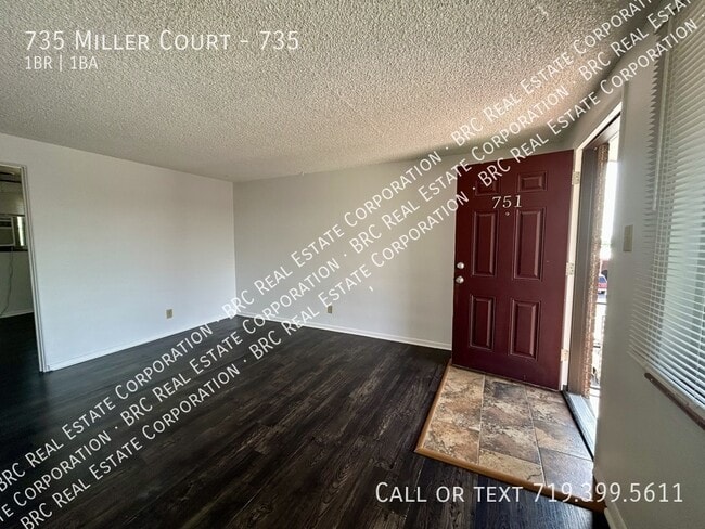 Building Photo - 735 Miller Ct
