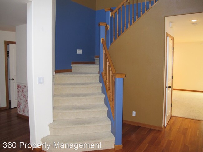 Foto del edificio - 3 br, 2.5 bath House - 1700 SW Tahoe St.