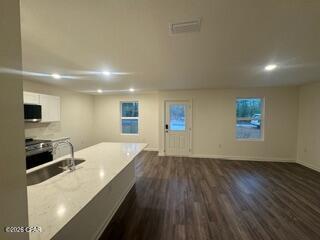 Foto del edificio - 4113 Pinehurst Ave