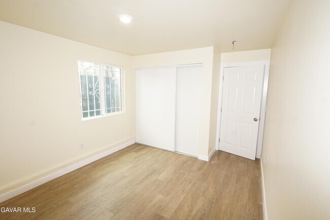 Foto del edificio - 448 W 41st Pl