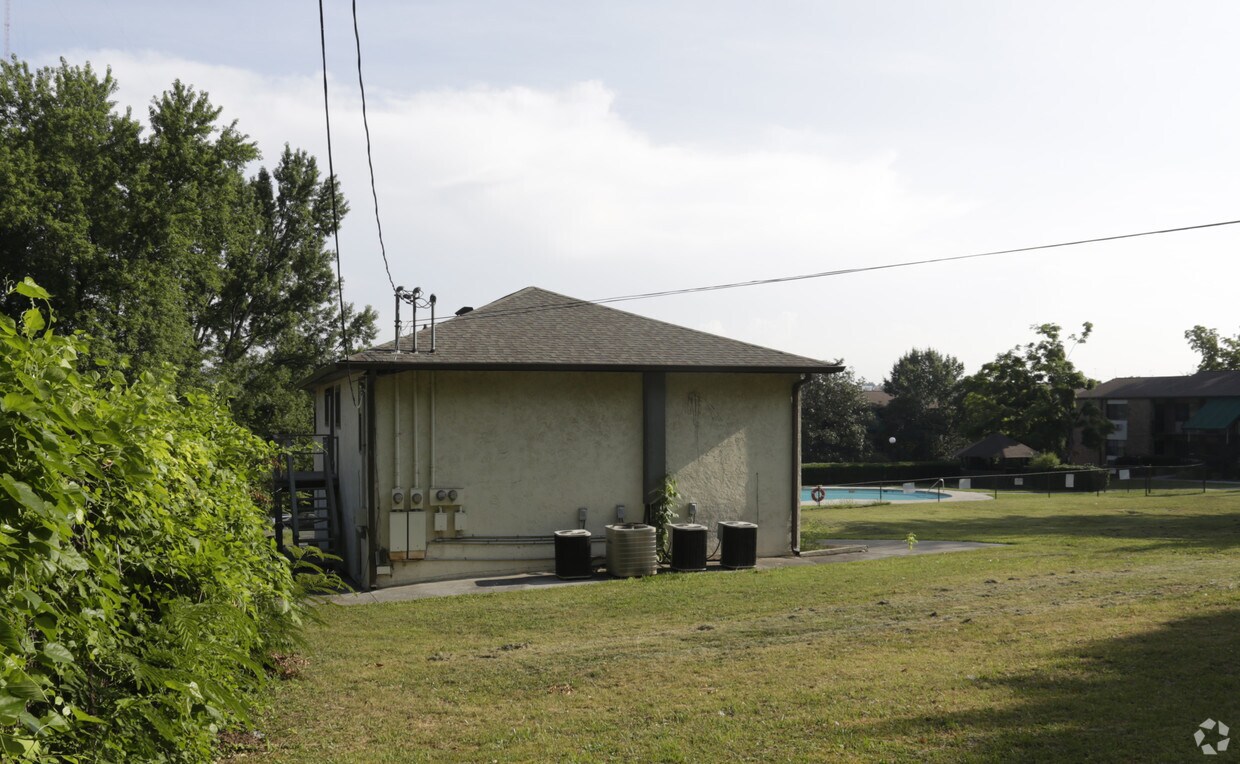 Building Photo - 2751 Jersey Ave