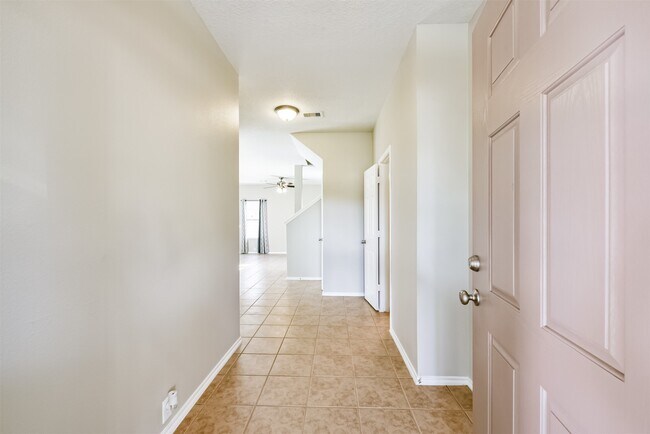 Building Photo - 6203 Gillian Park Dr