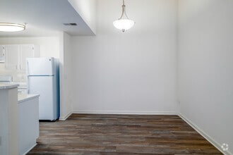 2BR, 2BA - 1,010SF - Dining Room - Market Rate - Coppermine Run