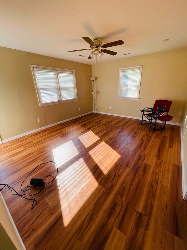 Foto del edificio - 1836 Newton Rd