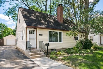 Building Photo - 2135 Wesleyan Dr