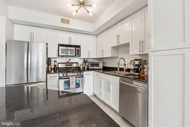 Foto del edificio - 1021 N Garfield St