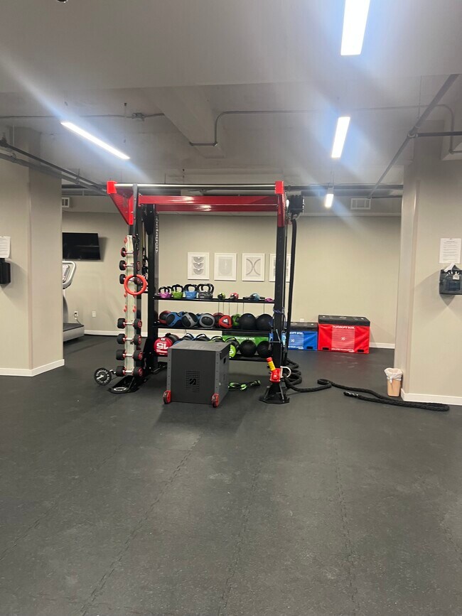 Foto del edificio - 10 Central Ave