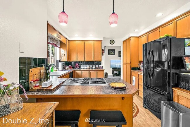 Building Photo - 3 br, 2.5 bath House - 646 Eatonville Hwy ...