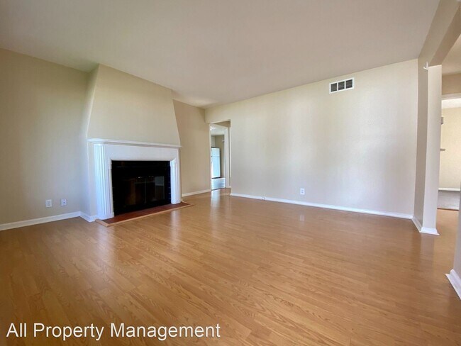 Building Photo - 3 br, 1 bath House - 252 Milagra Way