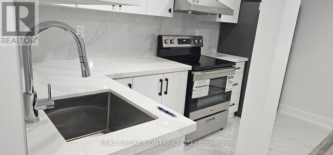 Building Photo - 1296 Ellenton Crescent