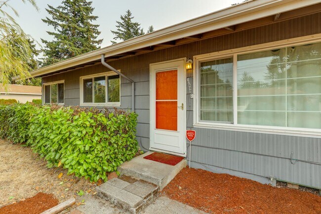 Foto del edificio - Cute 3 bedroom with spacious backyard